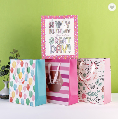 Un buen precio. Embalaje de bolsas de papel reciclables bolsas de regalo de Navidad en línea